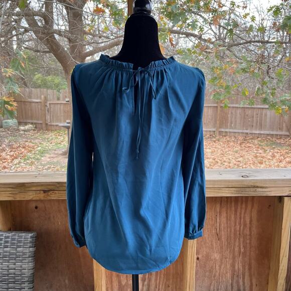 Ann Taylor Factory Women's Blue Tie Back Blouse Size XS. NEW - Picture 3 of 9